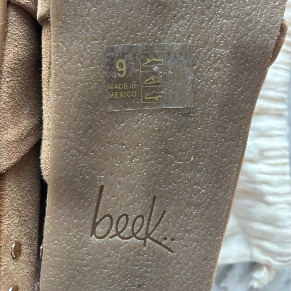 EUC BEEK Kea Womens Brown Suede Crossover Slide Sandals size 9 - Picture 5 of 9